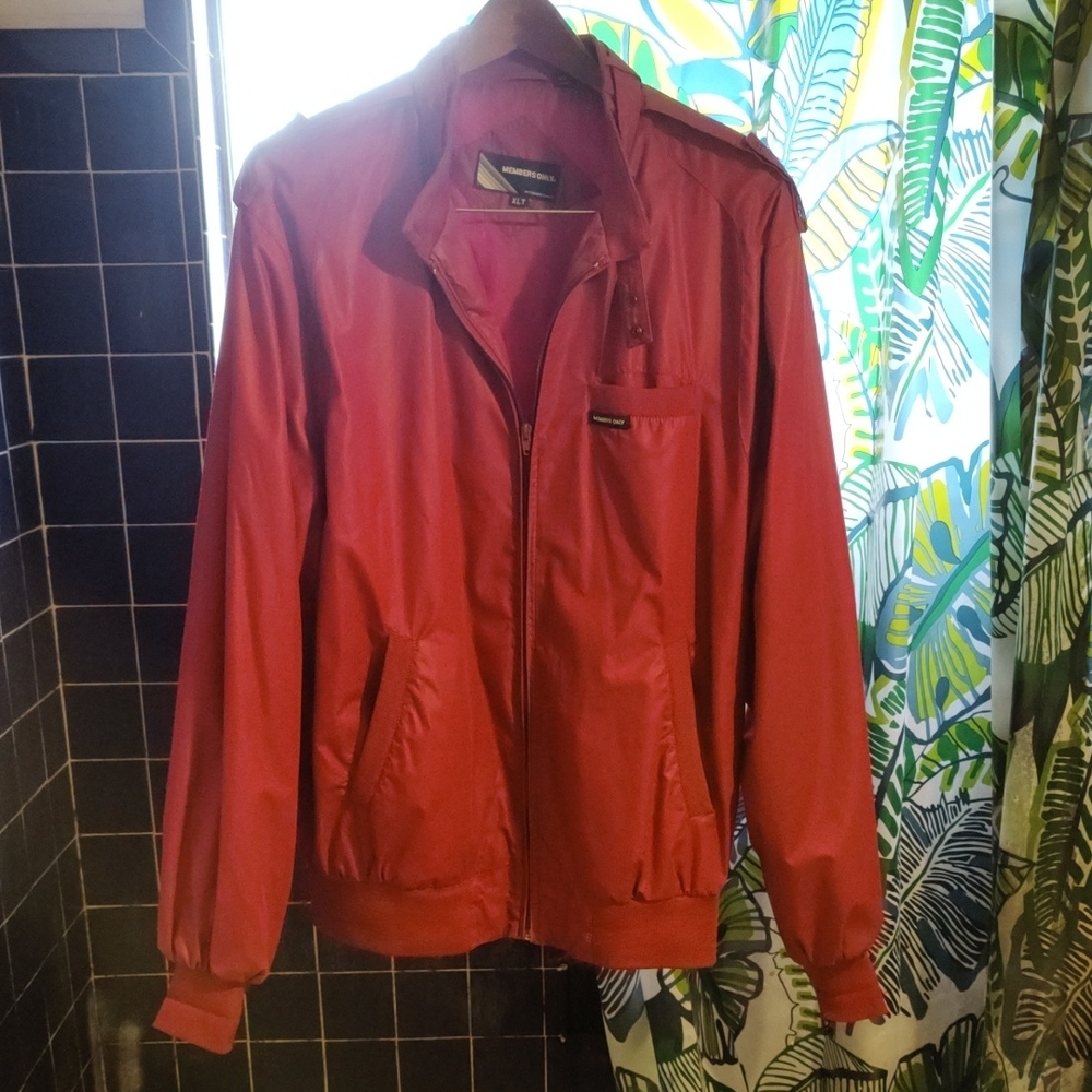 Men's Vintage Burgundy Members Only Jacket XLT